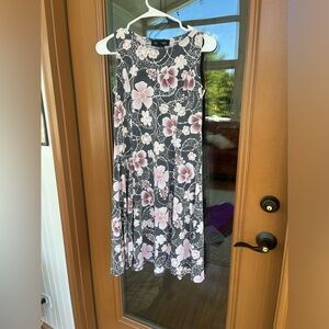 Beautiful floral dress size small